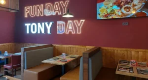 Tony Romas 03